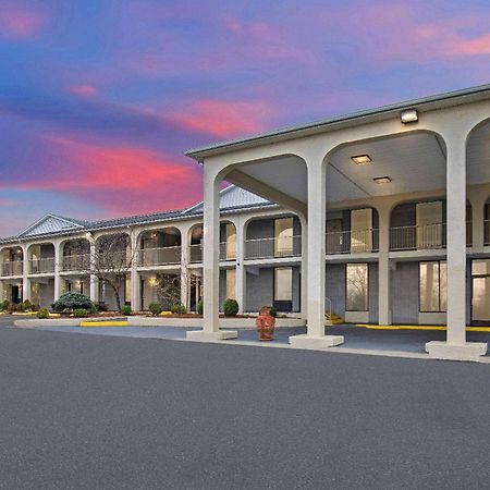 Days Inn By Wyndham Columbia Kentucky Esterno foto