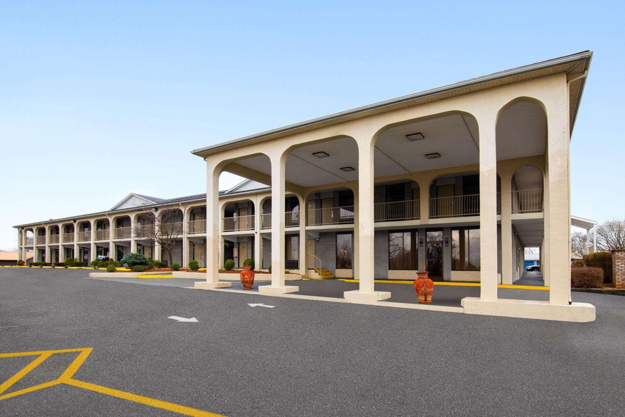 Days Inn By Wyndham Columbia Kentucky Esterno foto