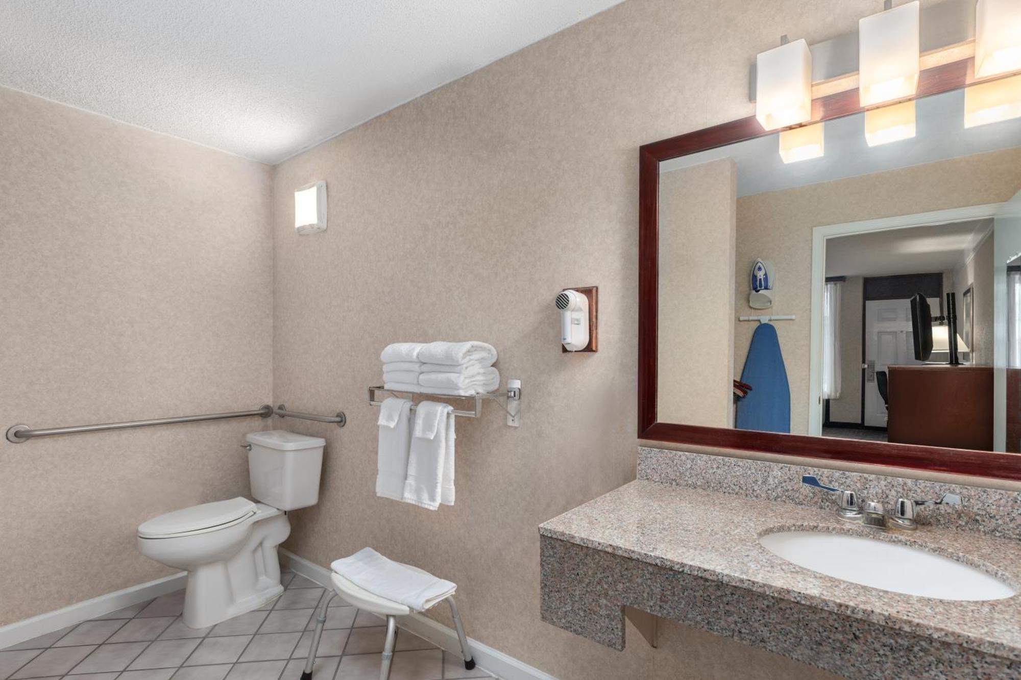 Days Inn By Wyndham Columbia Kentucky Esterno foto