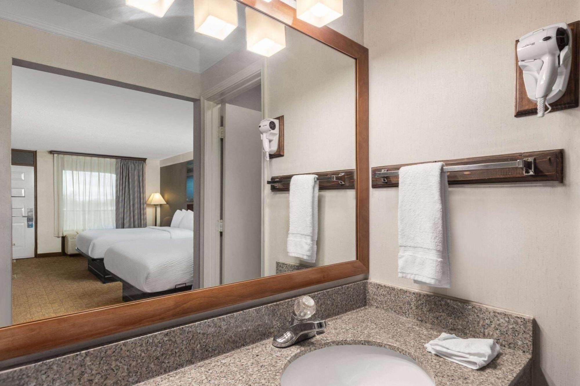 Days Inn By Wyndham Columbia Kentucky Esterno foto