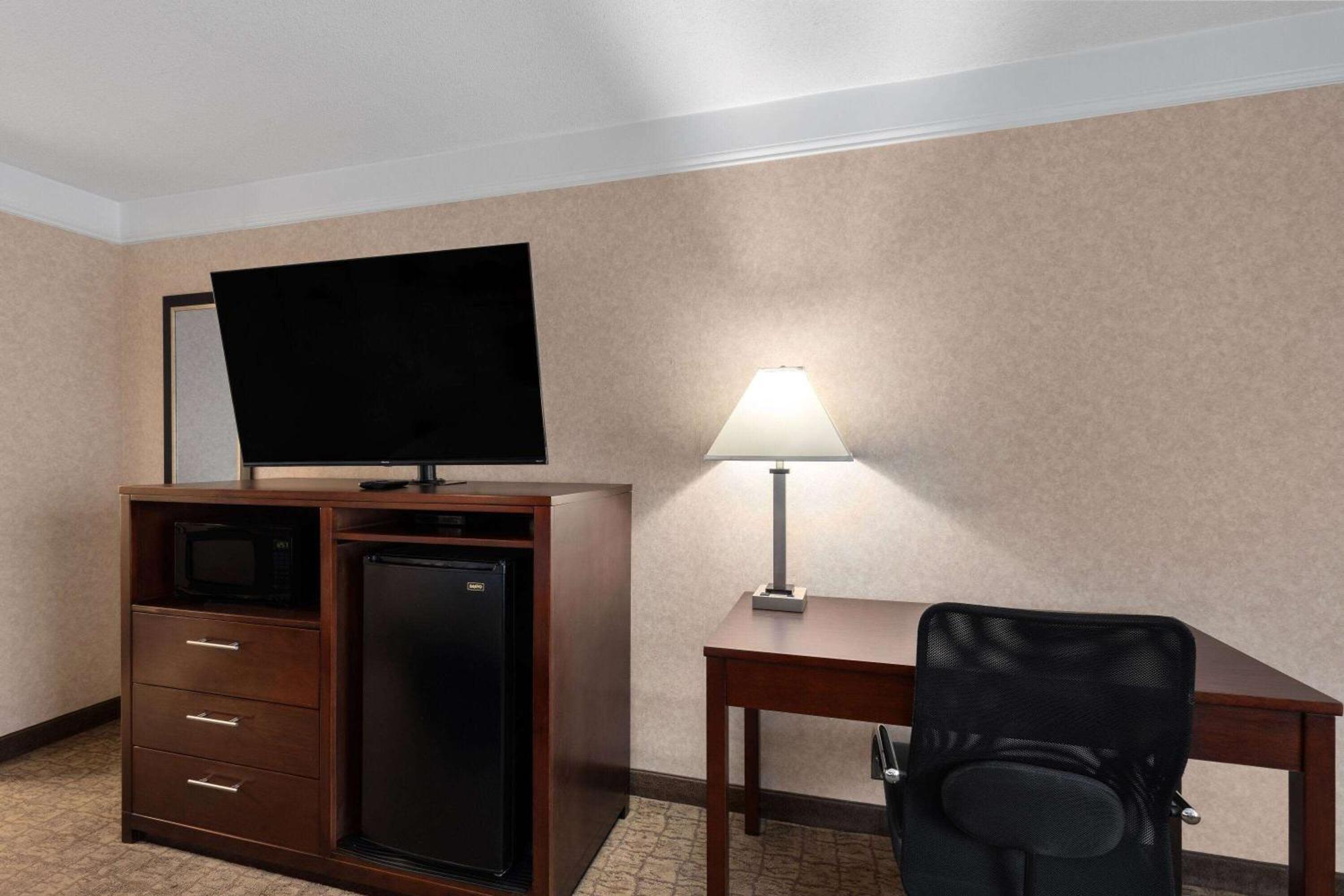Days Inn By Wyndham Columbia Kentucky Esterno foto
